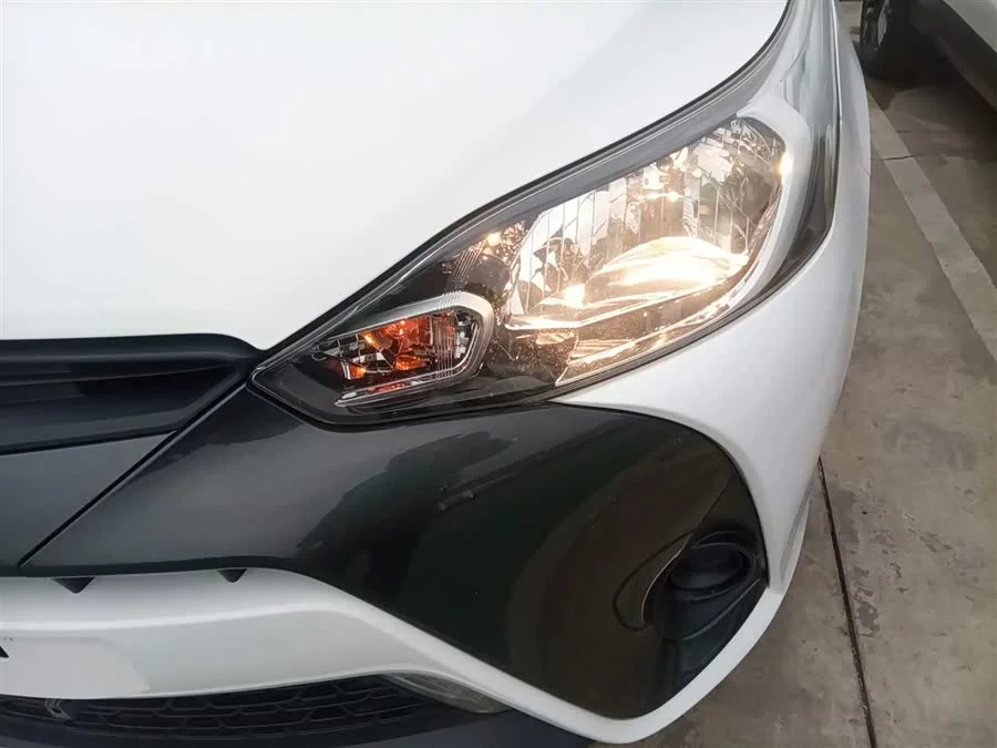 Toyota YARiS L