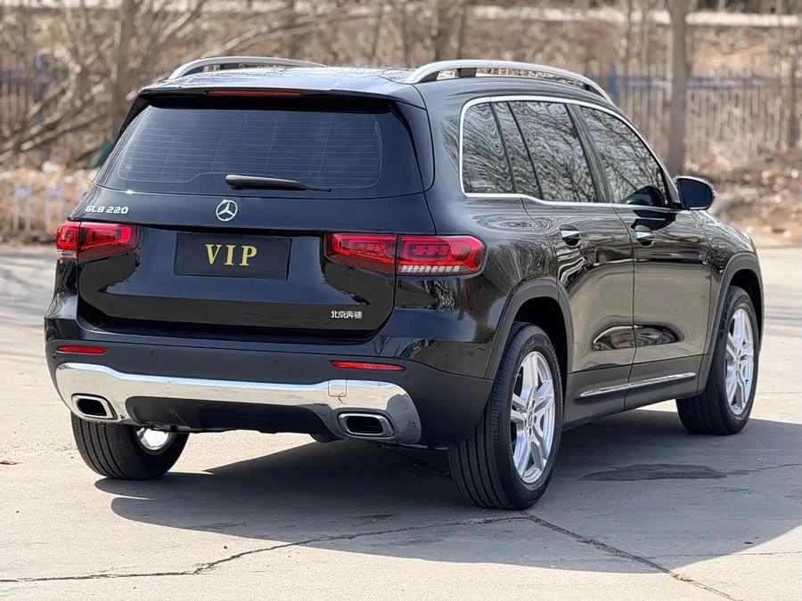 Mercedes Benz GLB