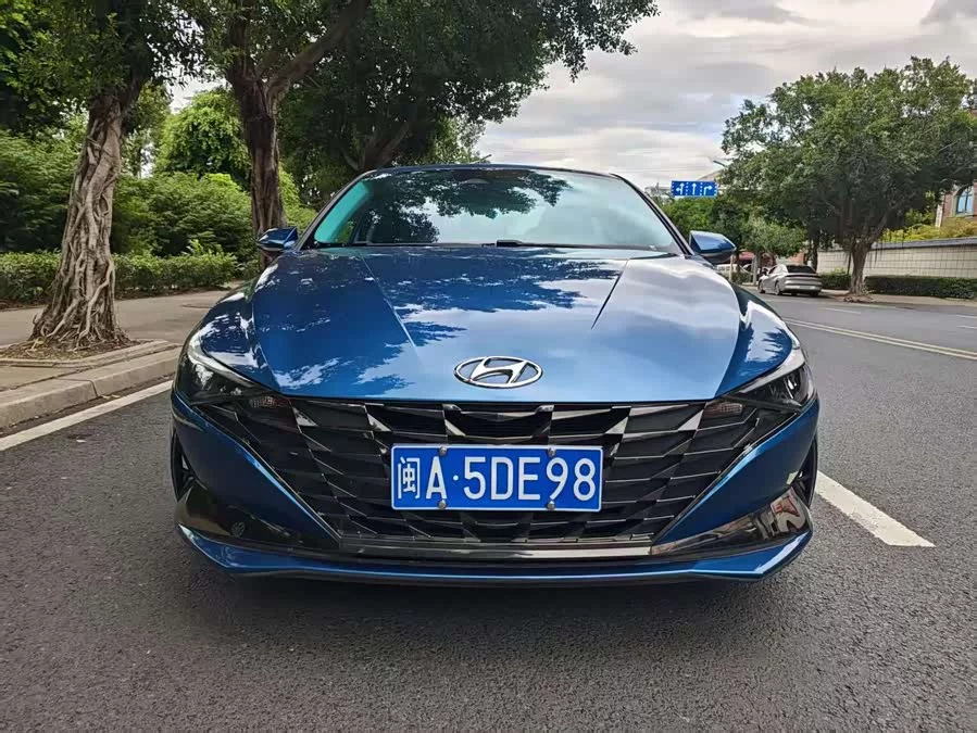 Hyundai Elantra