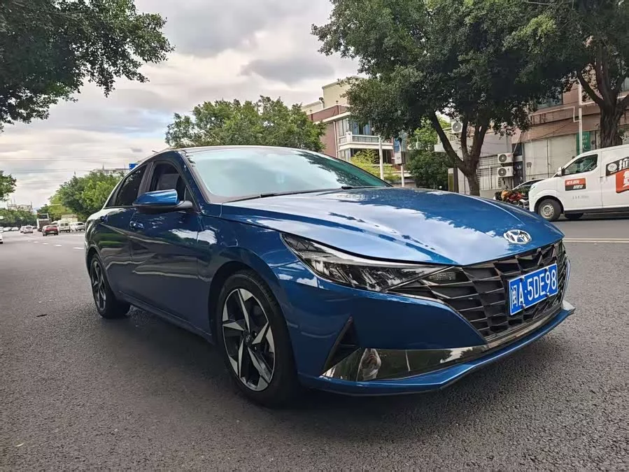 Hyundai Elantra