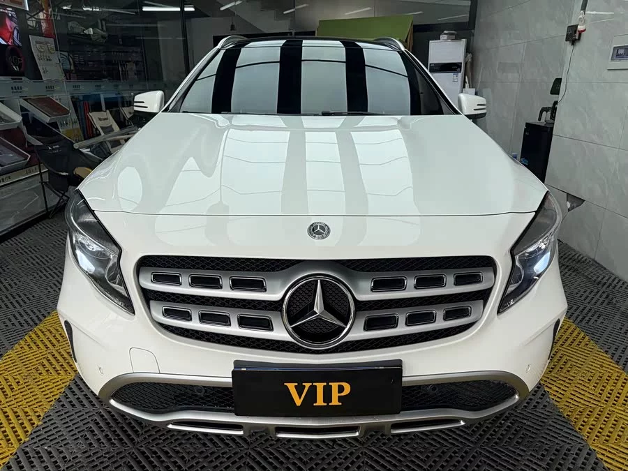 Mercedes Benz GLA