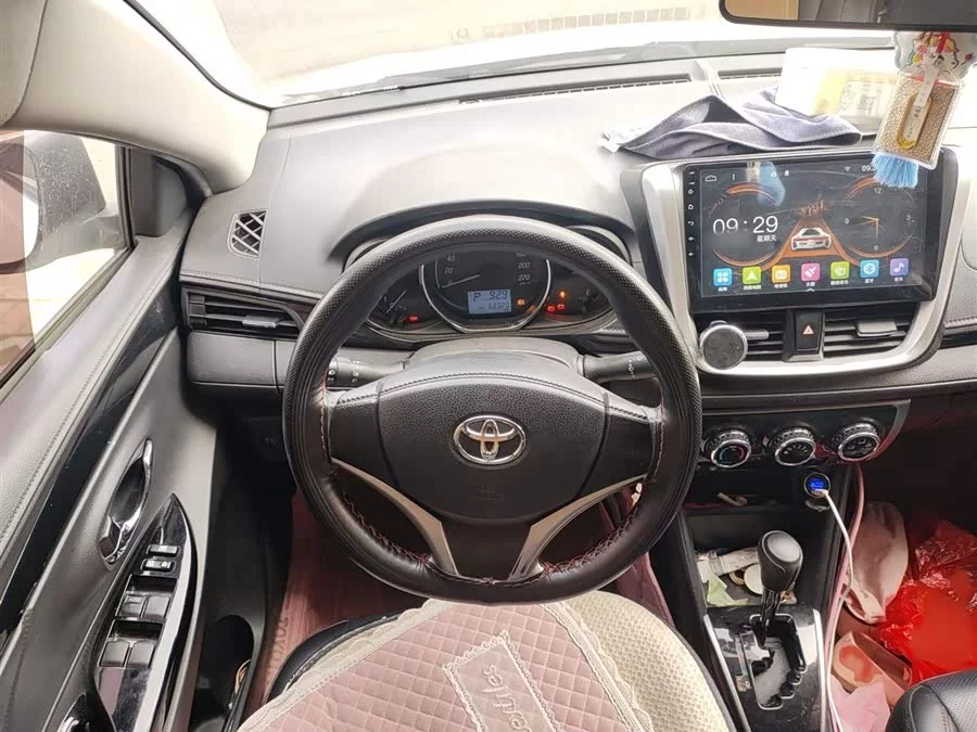 Toyota YARiS L