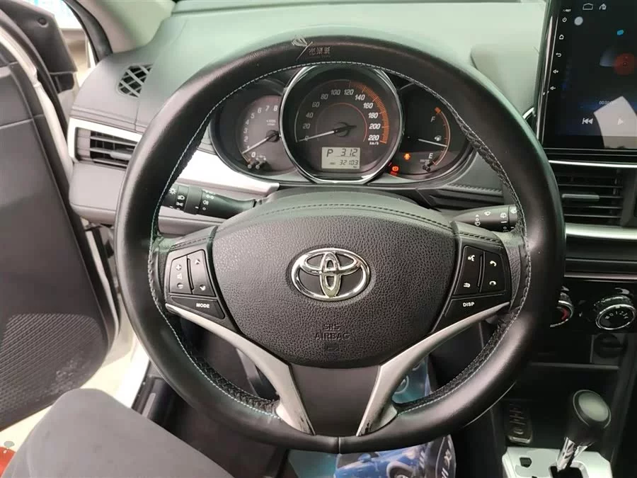 Toyota YARiS L