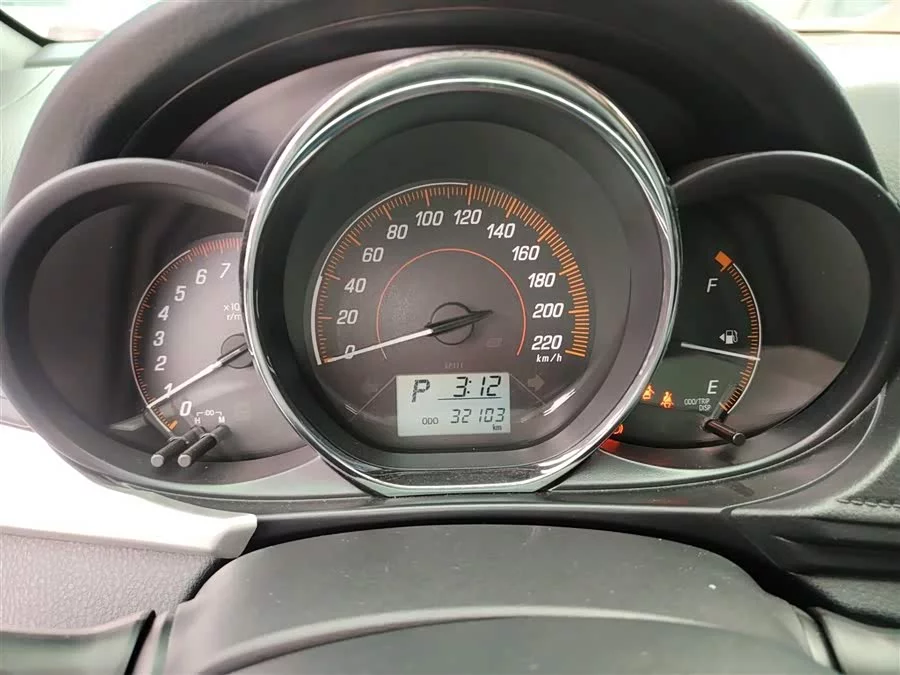 Toyota YARiS L