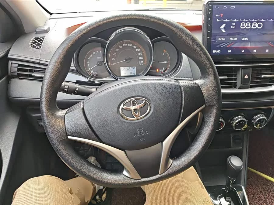 Toyota YARiS L