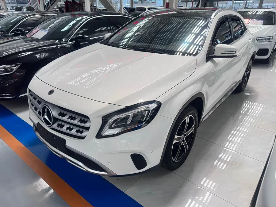 Mercedes Benz GLA