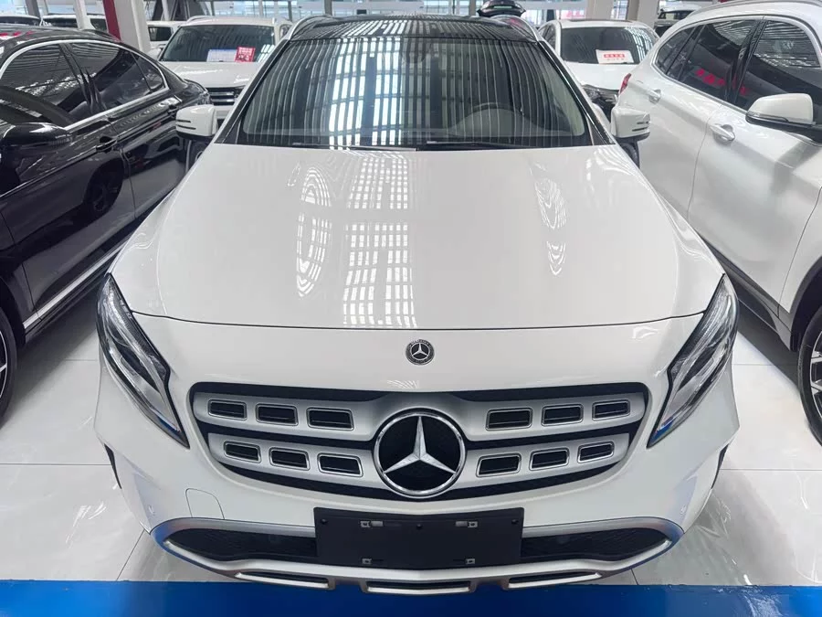 Mercedes Benz GLA
