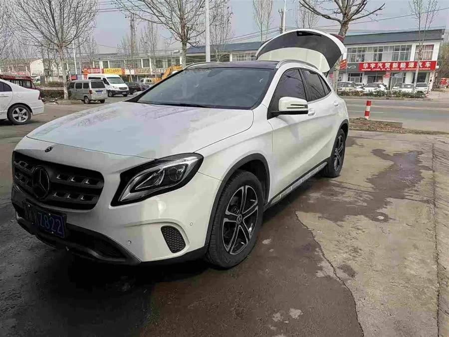 Mercedes Benz GLA