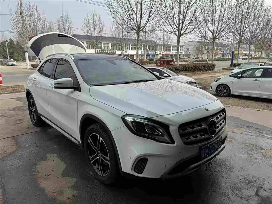 Mercedes Benz GLA