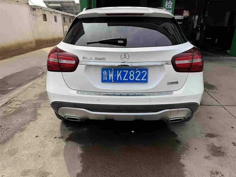 Mercedes Benz GLA