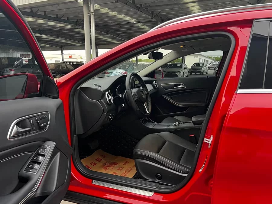 Mercedes Benz GLA