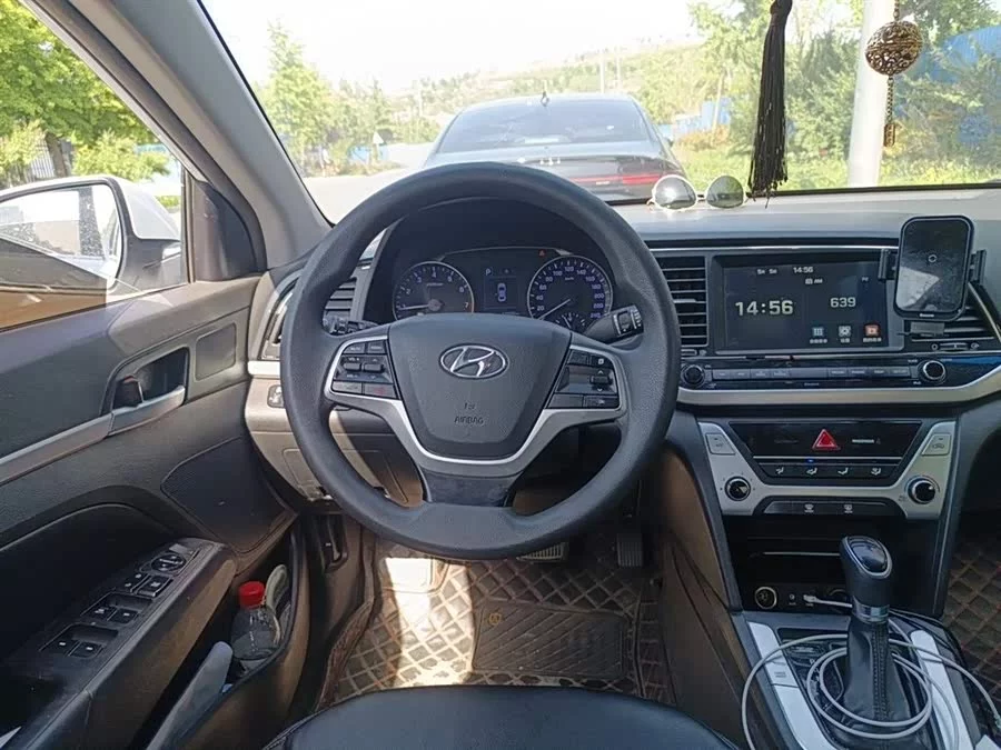 Hyundai elantra
