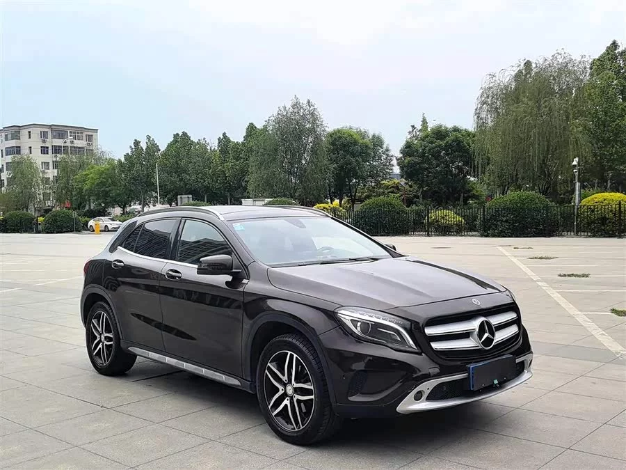 Mercedes Benz GLA