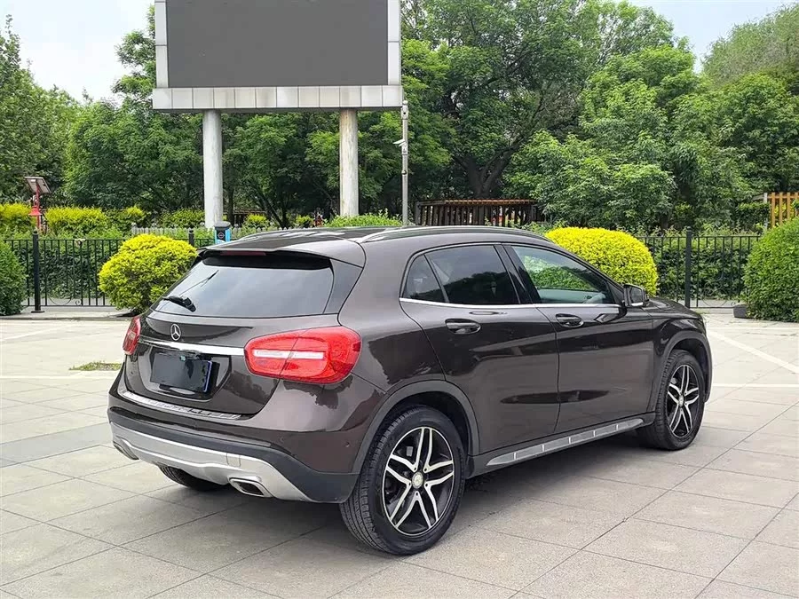 Mercedes Benz GLA