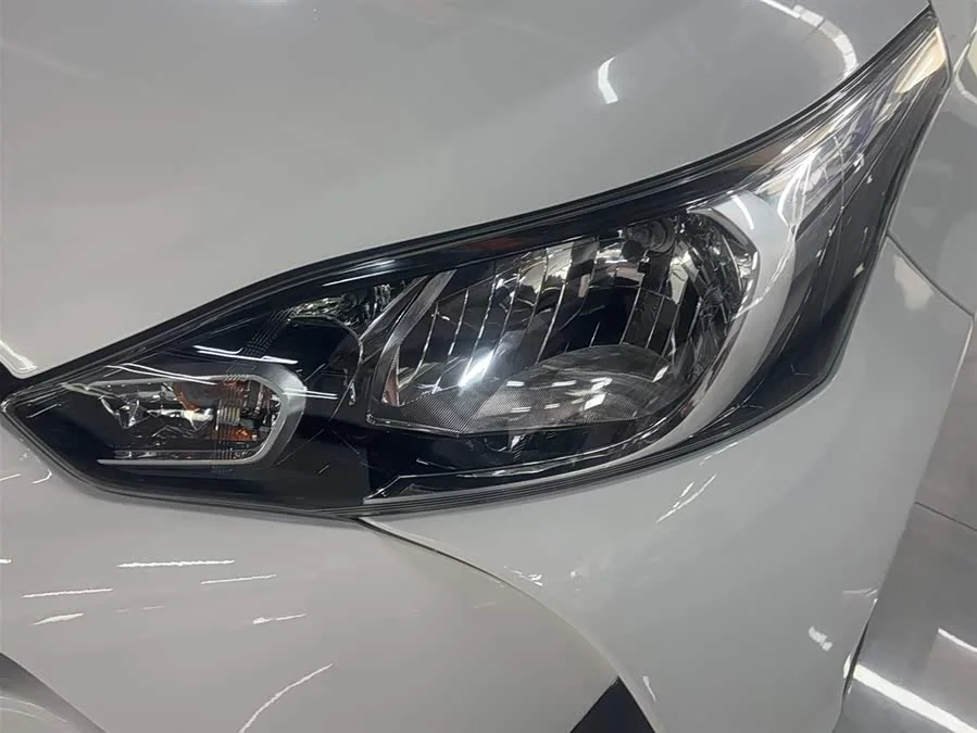 Toyota YARiS L
