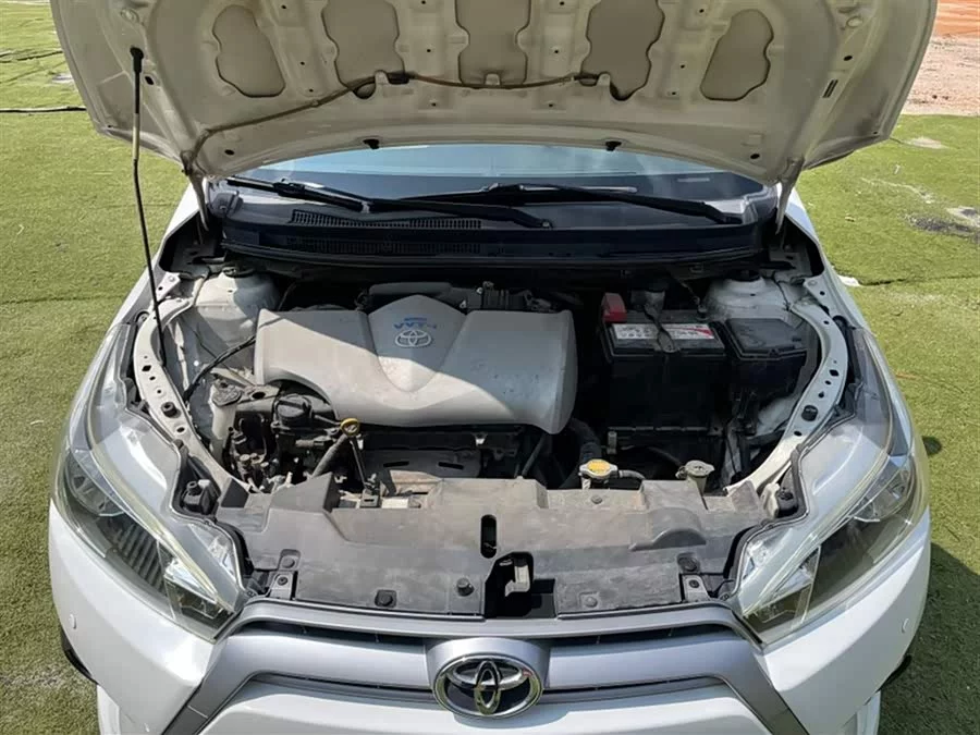 Toyota YARiS L