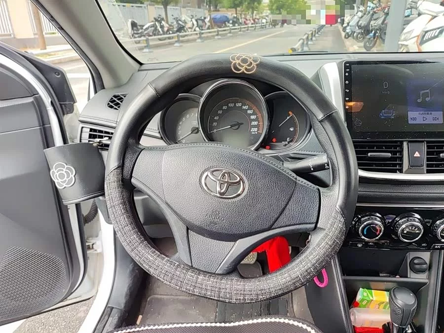 Toyota YARiS L