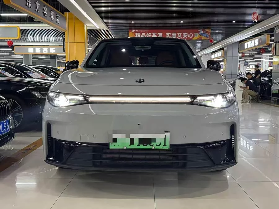 Leapmotor C10