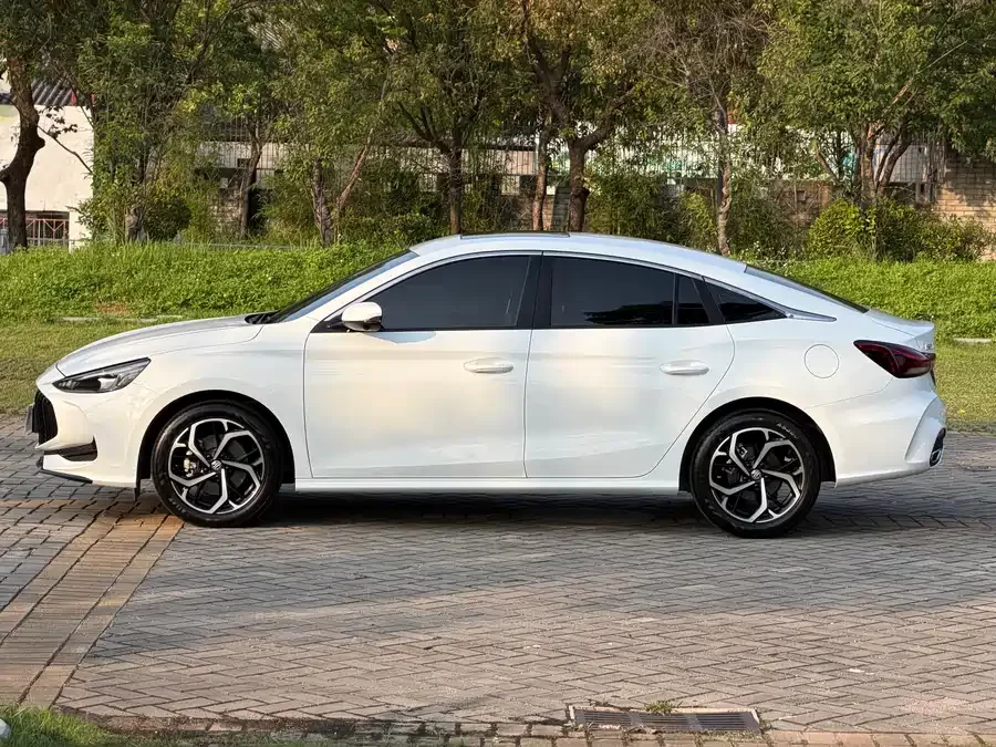MG 5