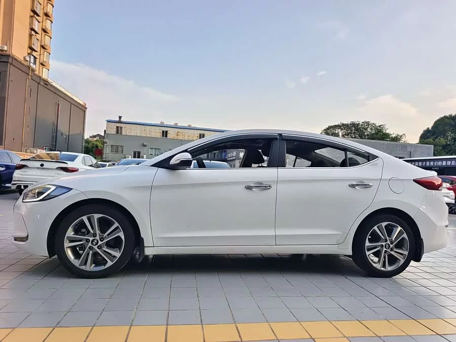 Hyundai elantra