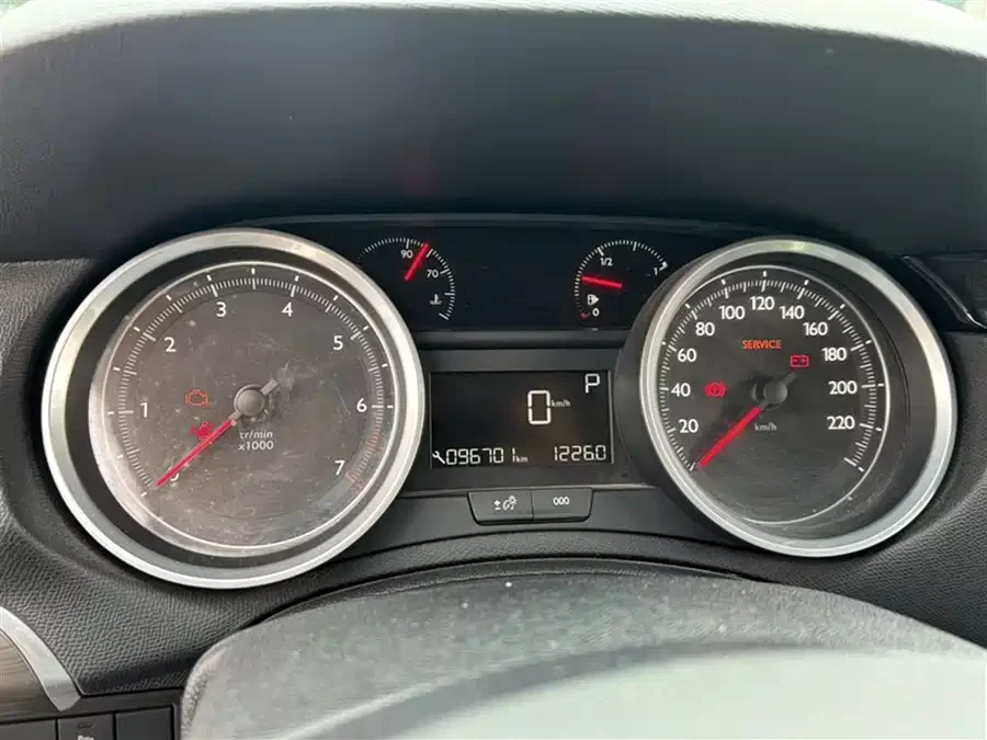 Peugeot 408