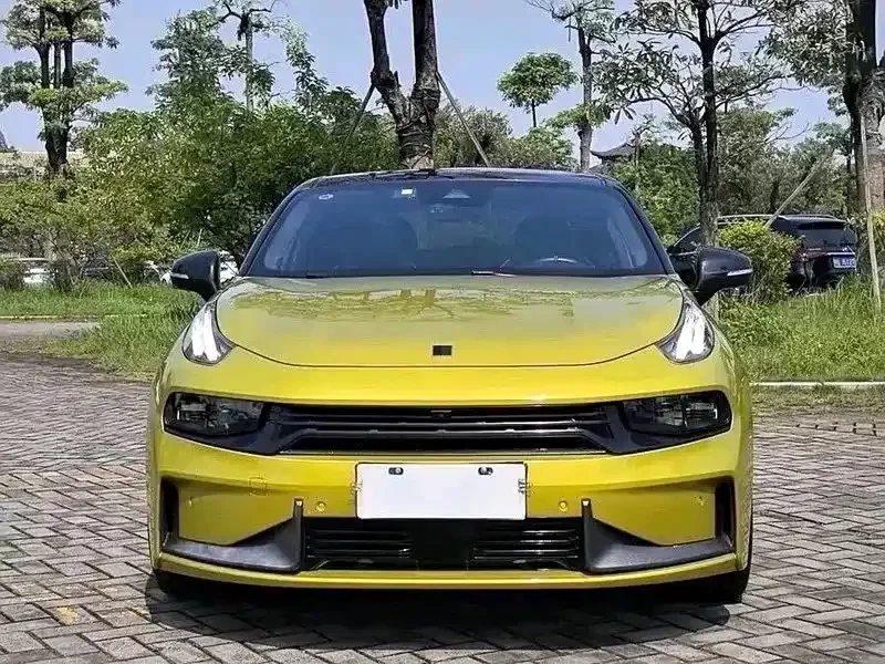 Lynk & Co 03