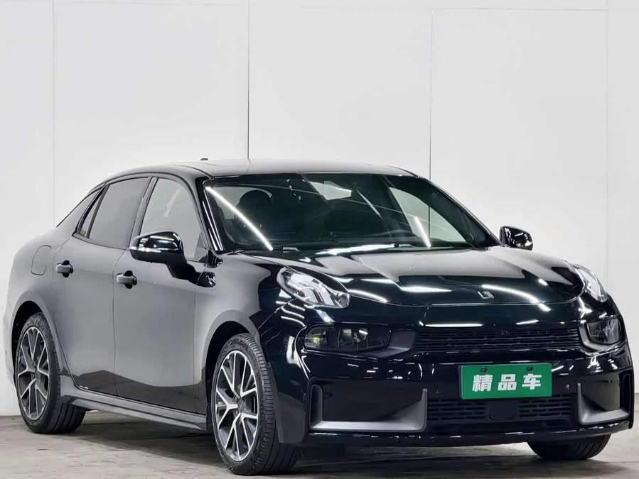 Lynk & Co 03