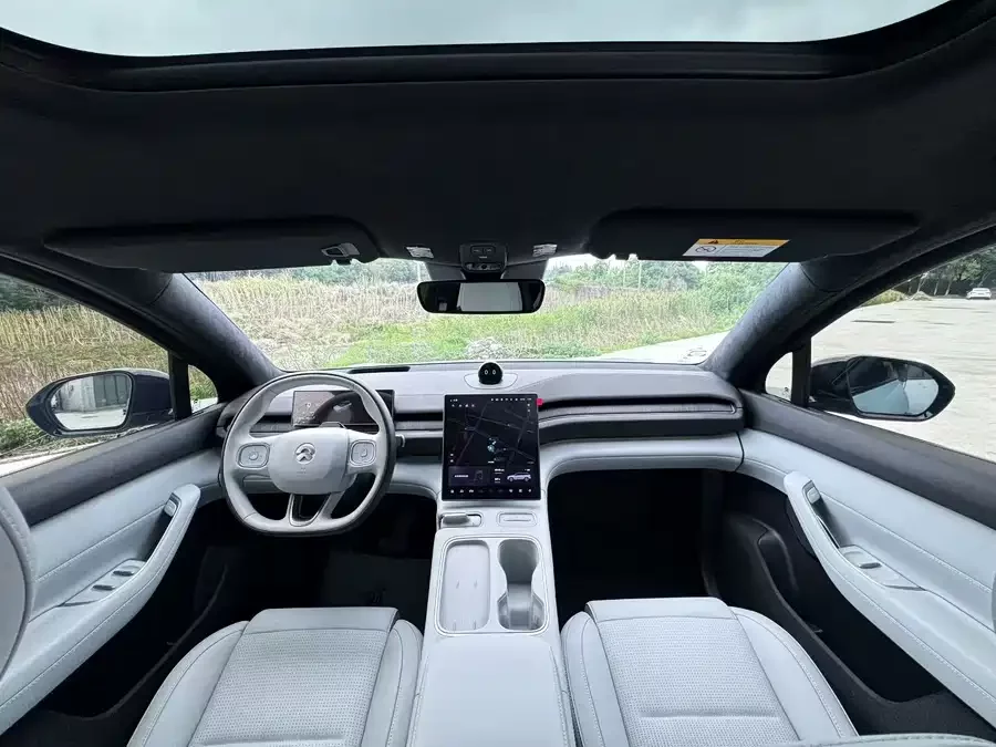 NIO ES6