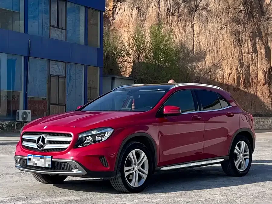 Mercedes Benz GLA
