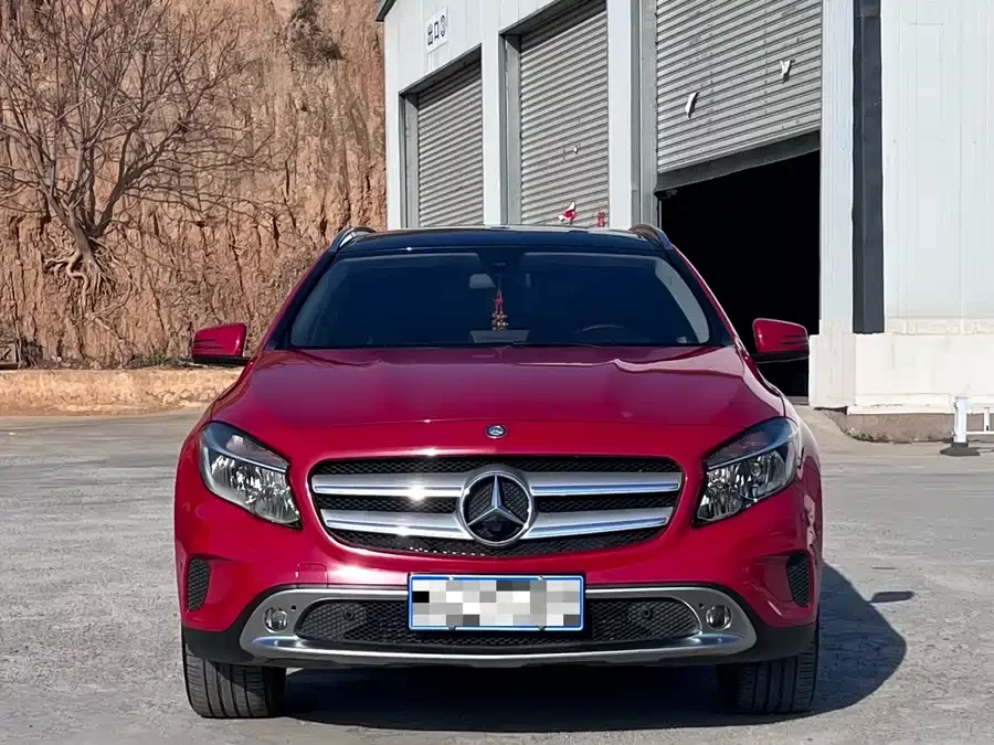 Mercedes Benz GLA