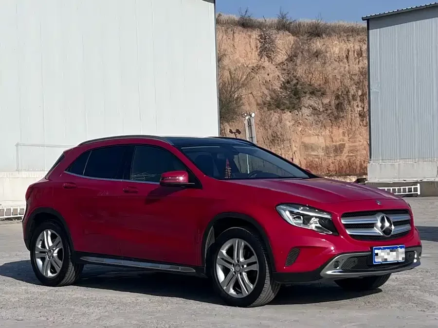 Mercedes Benz GLA