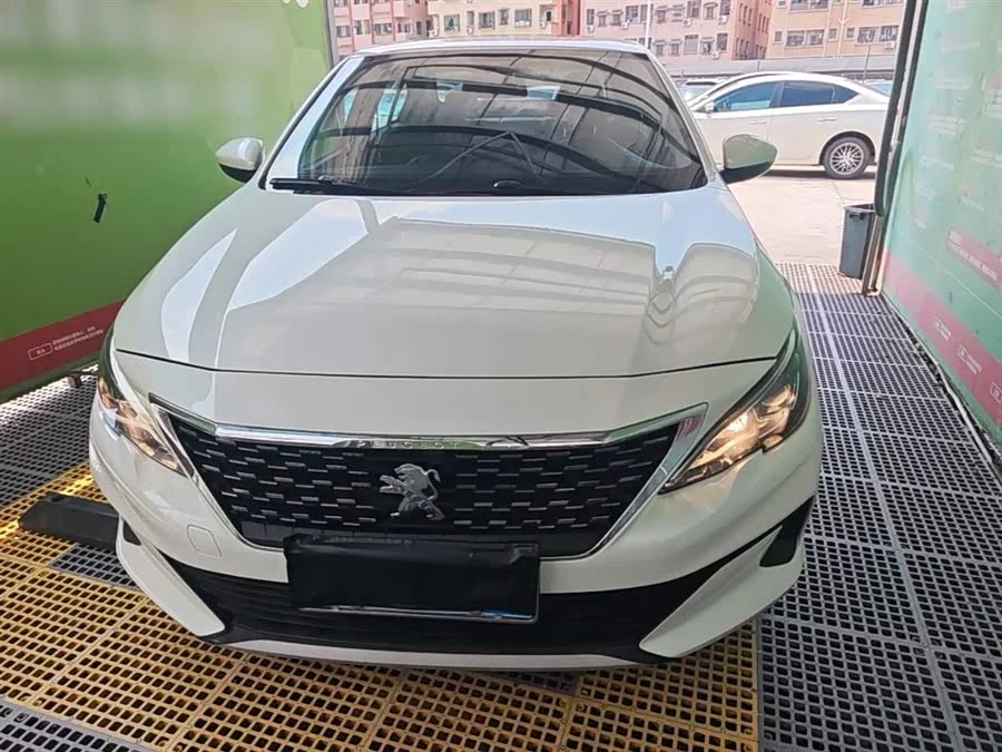 Peugeot 408