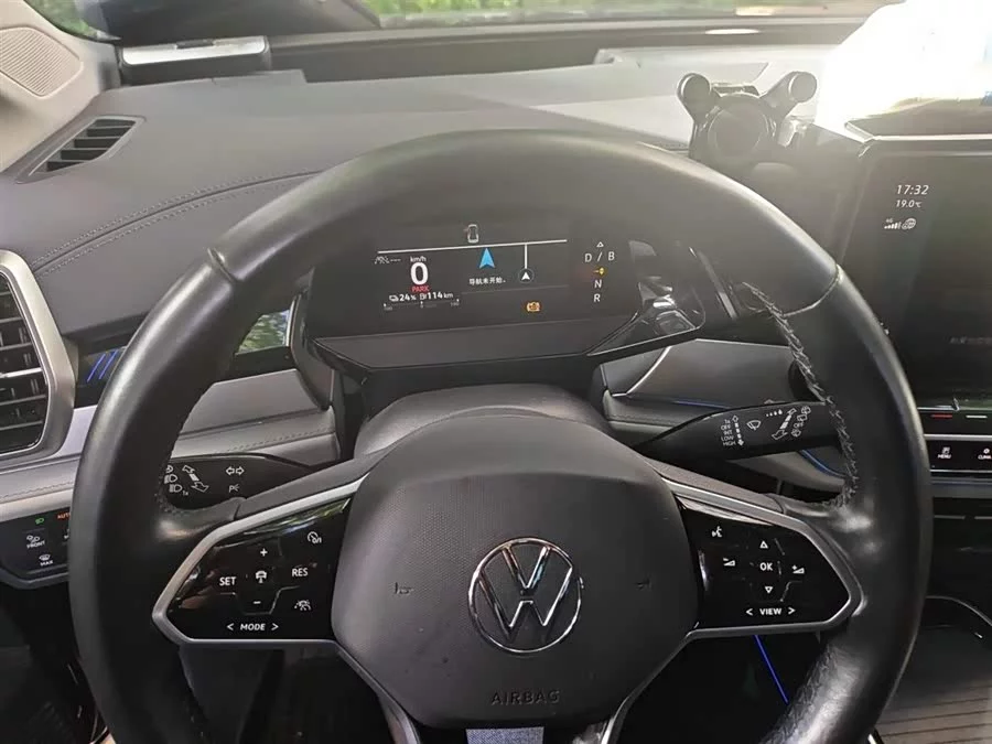 Volkswagen ID.6 CROZZ