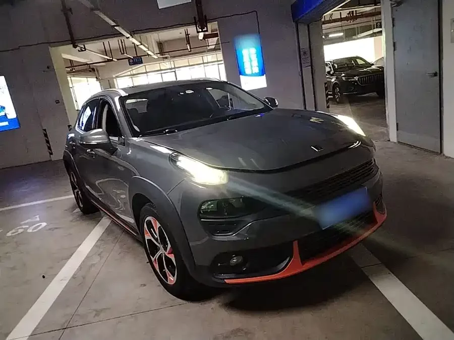 Lynk & Co 02