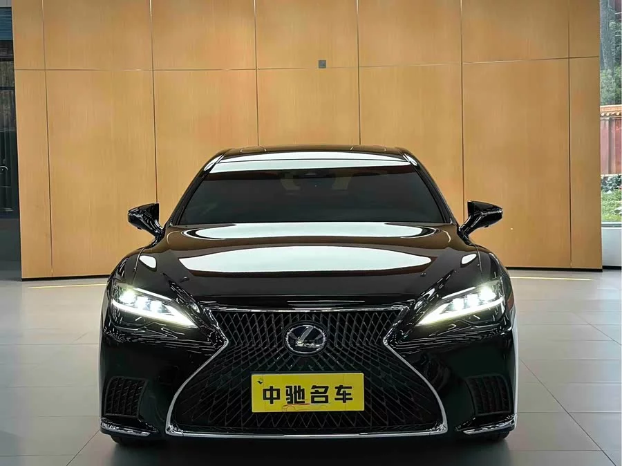 Lexus LS