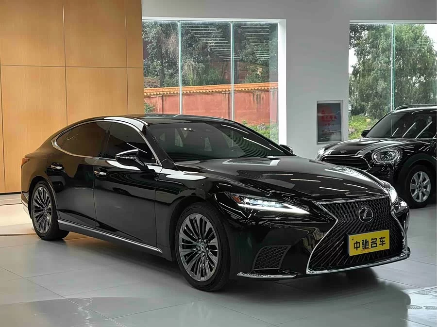 Lexus LS