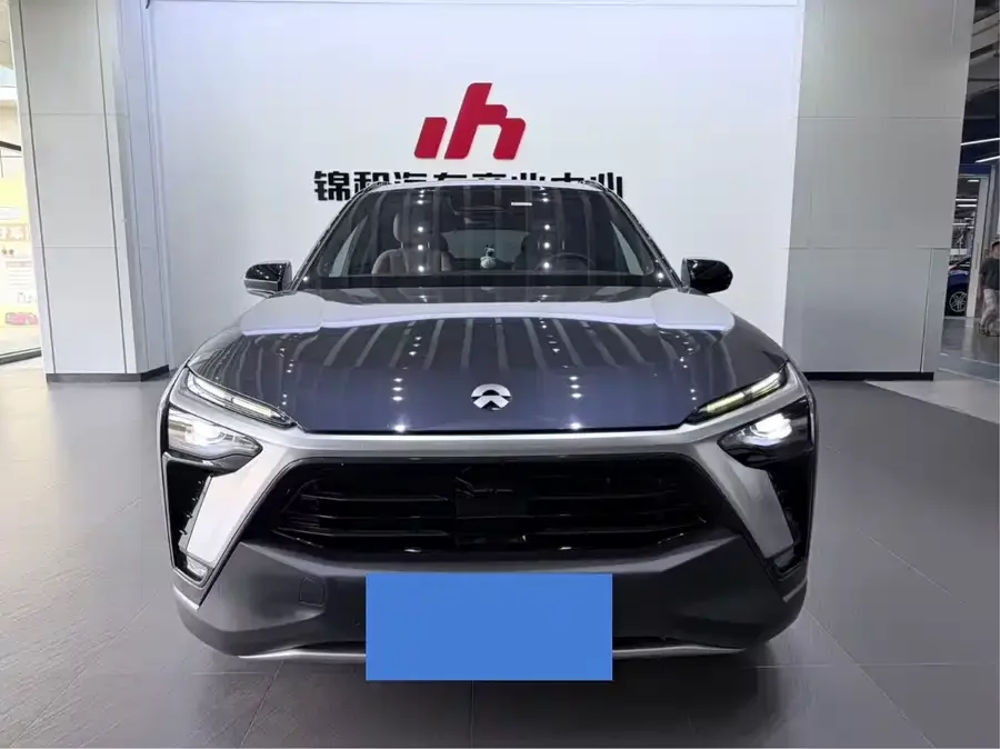 NIO ES8