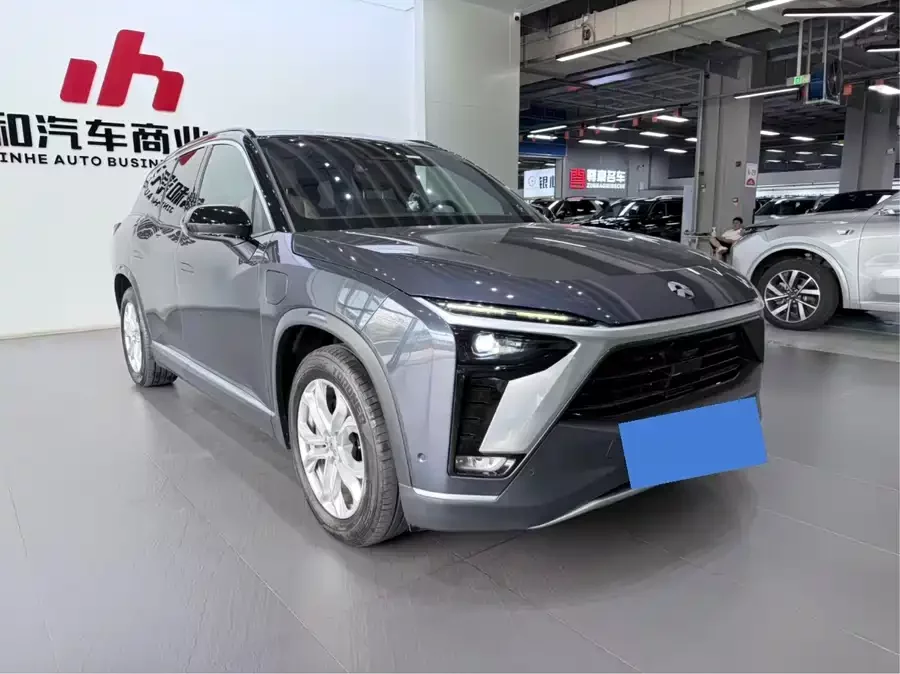 NIO ES8