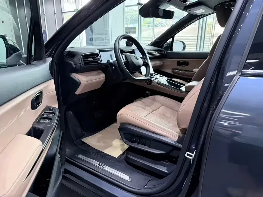 NIO ES8