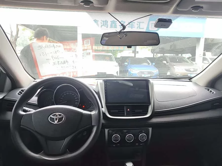 Toyota YARiS L