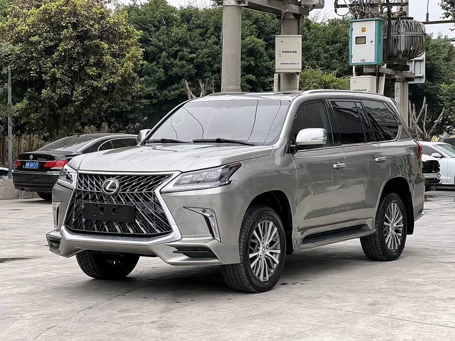 Lexus LX