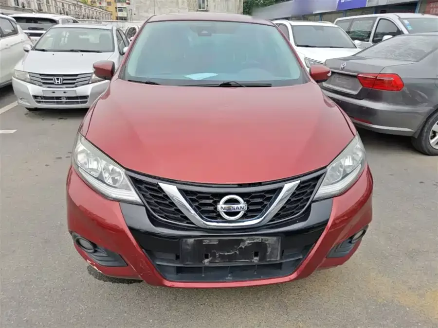 Nissan Tiida