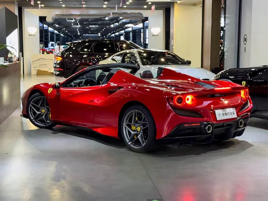 Ferrari F8