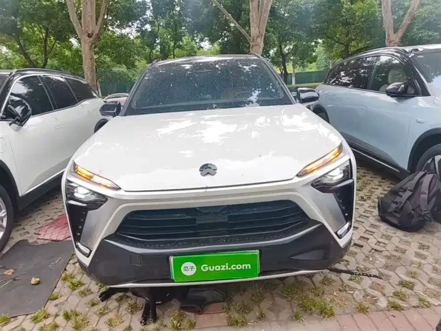 NIO ES8