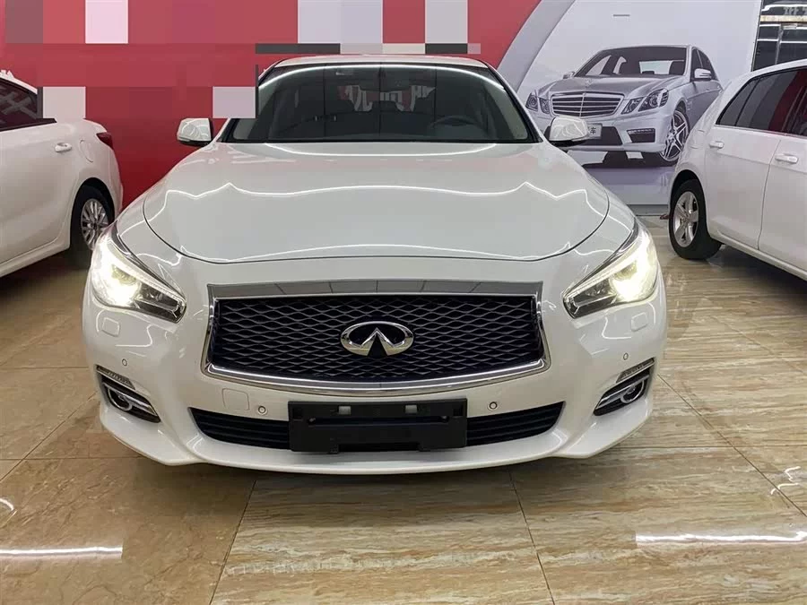 Infiniti Q50L