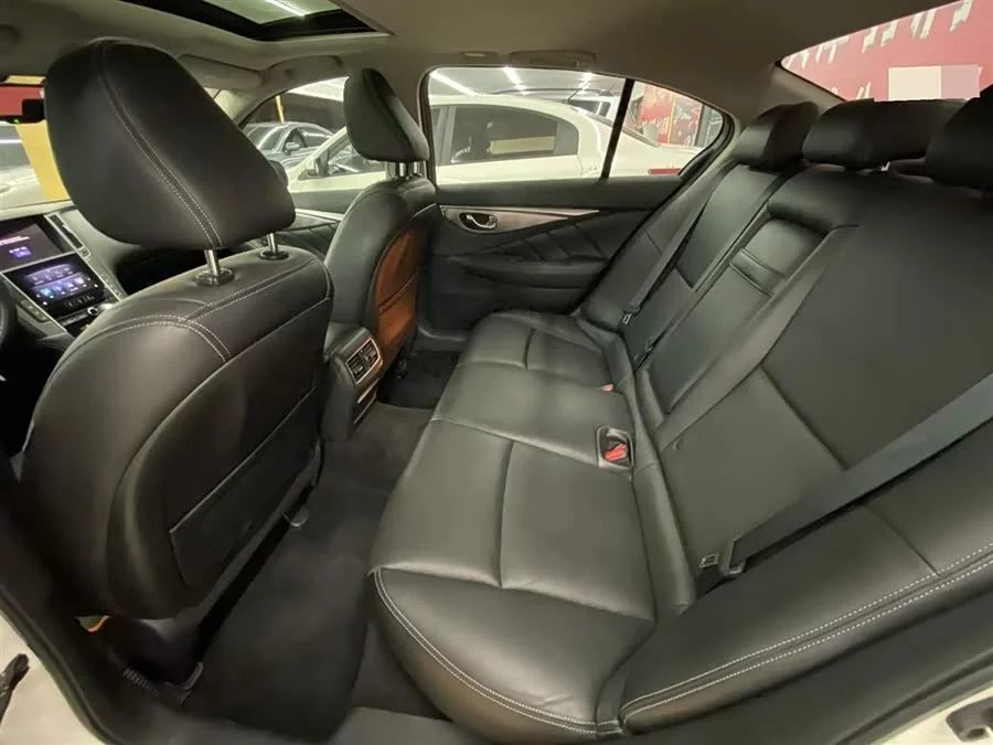 Infiniti Q50L