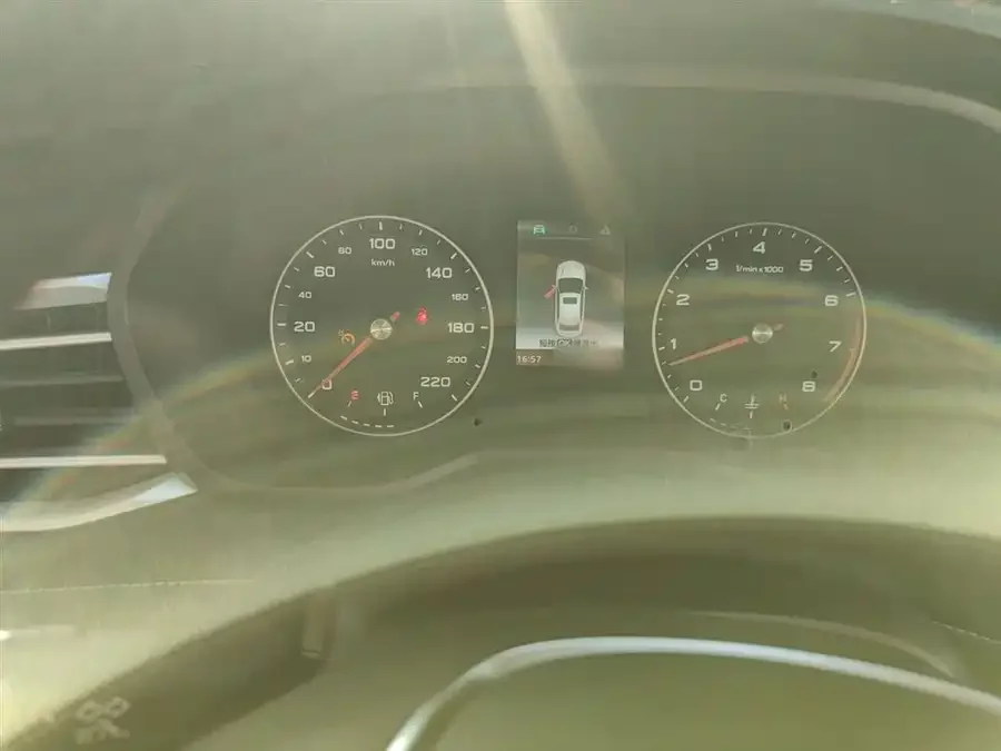 Roewe i5