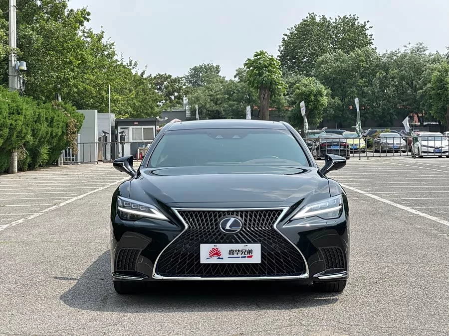 Lexus LS