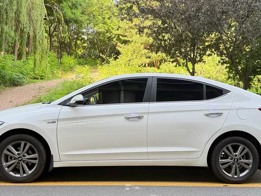 Hyundai elantra