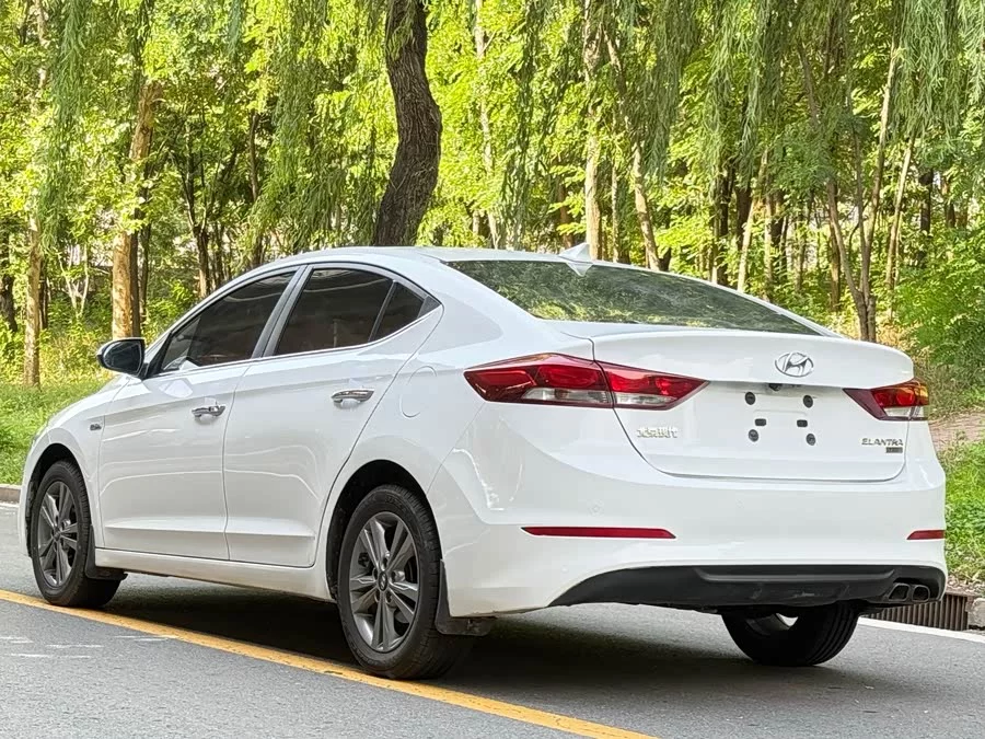 Hyundai elantra